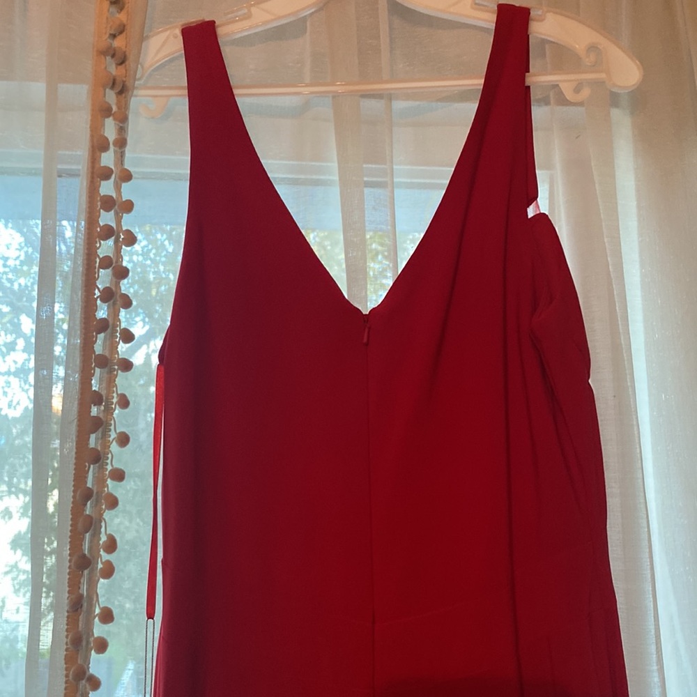 Red Gown - Picture 4 of 4